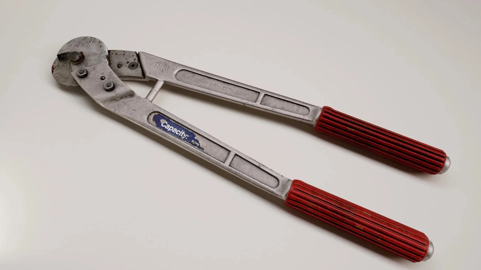 Моделирование и текстурирование кусачек для проволоки Felco C12 с использованием Blender и Substance 3D - изображение 2